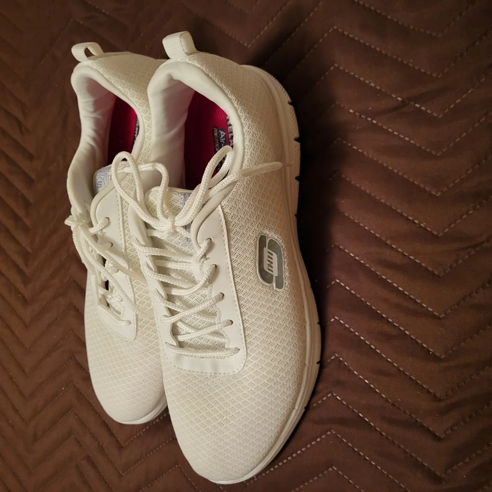 Skechers White Athletic Shoes - Picture 3 of 4